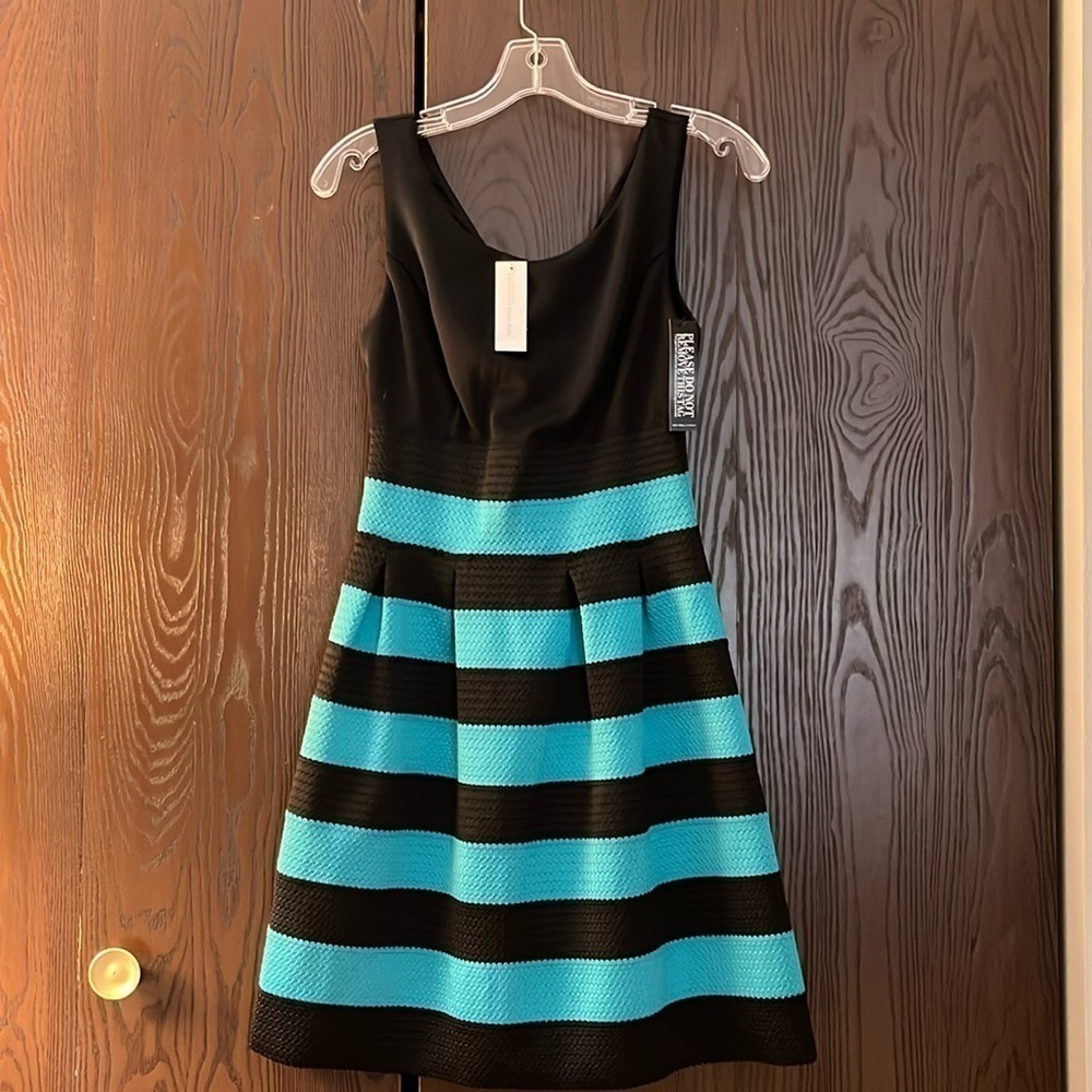 New York & Co.black sleeveless dress with  textured skirt. Size XS. NWT.